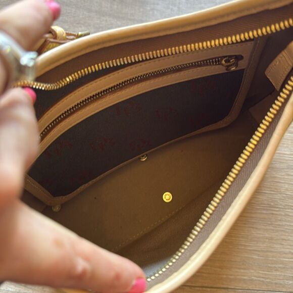 VINTAGE DOONEY AND BOURKE LOGO HOBO STYLE PURSE HANDBAG WITH LEATHER STRAP - Picture 8 of 11